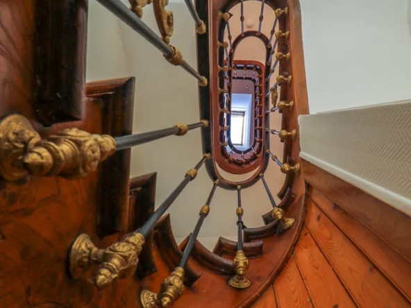 Maison ancienne à vendre à Saint-Savinien - 200 m2, 6 chambres, dépendances 