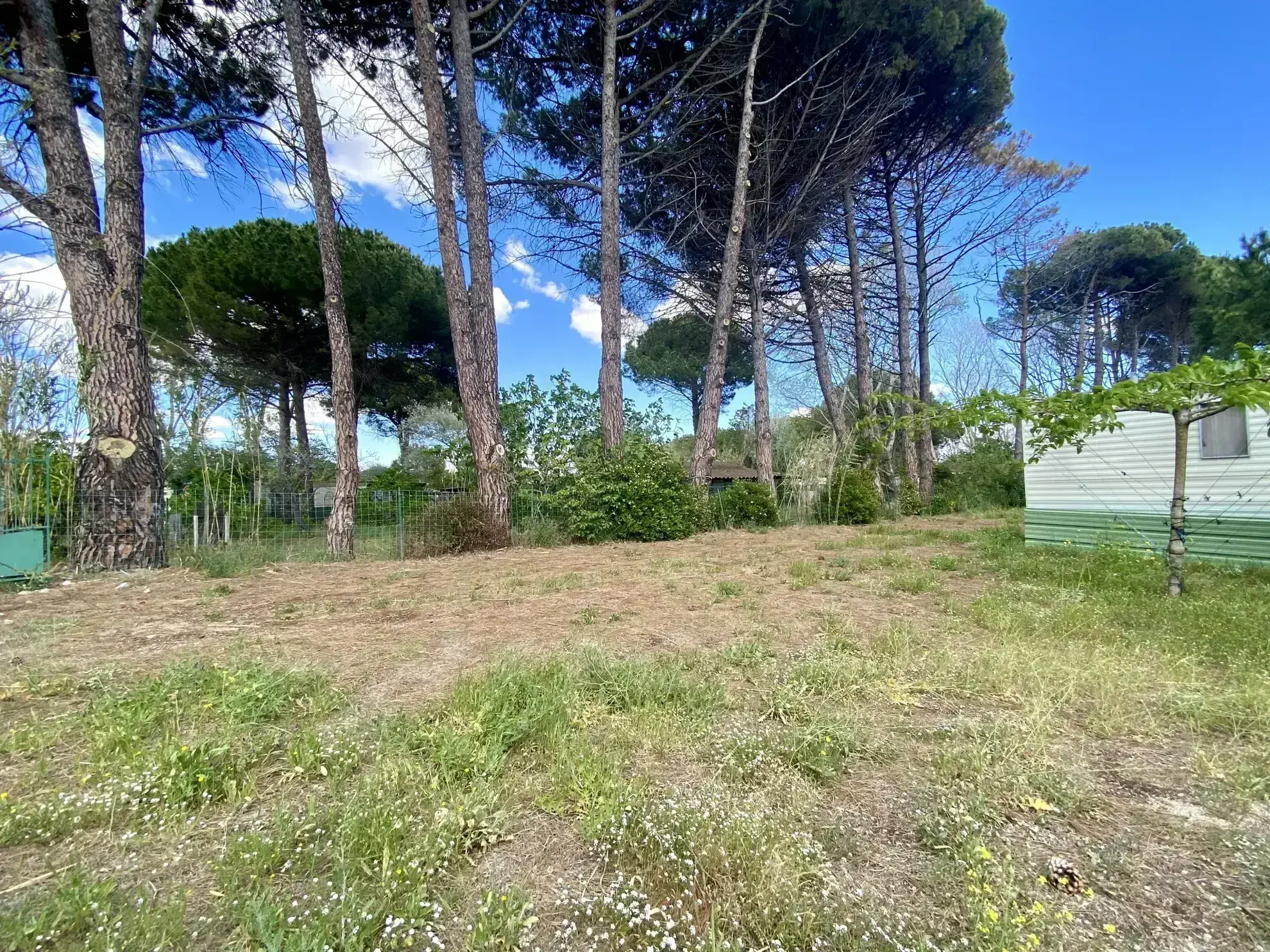 Terrain de loisir de 1614 m² avec 3 mobil-homes à VIAS plage 