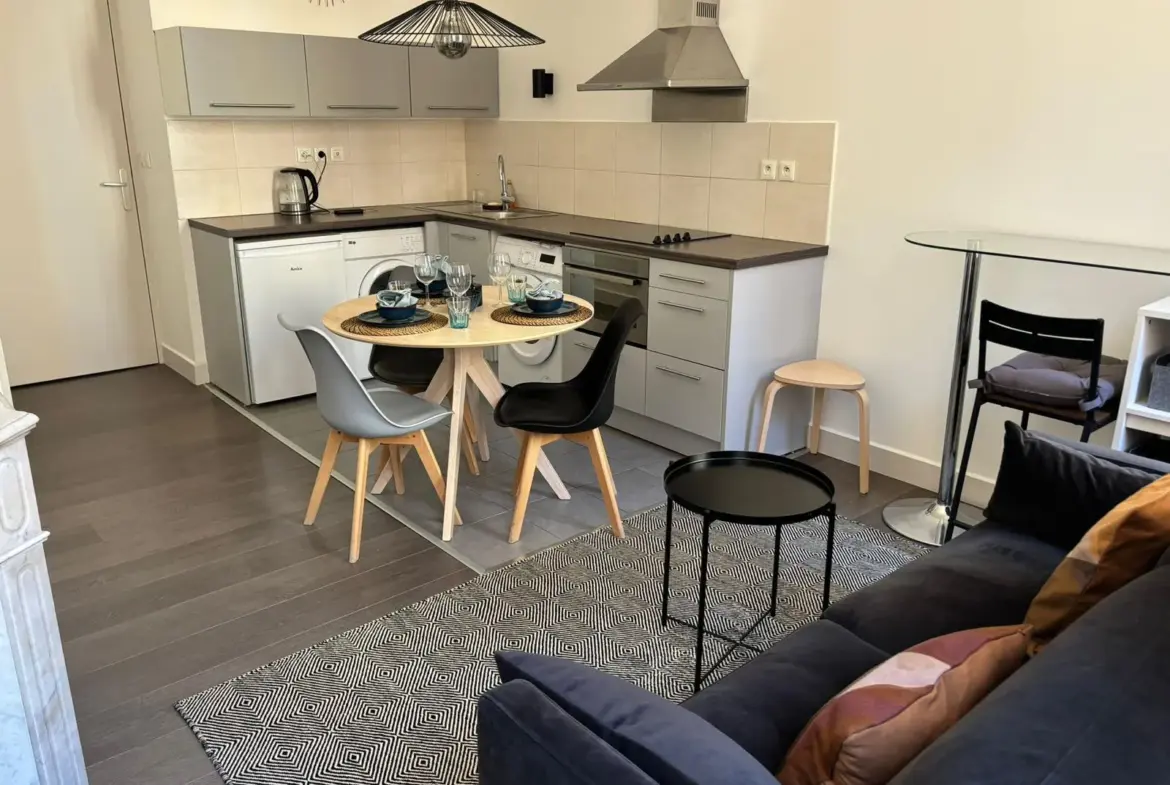 Très beau T2 Joliette climatisé à vendre à Marseille 