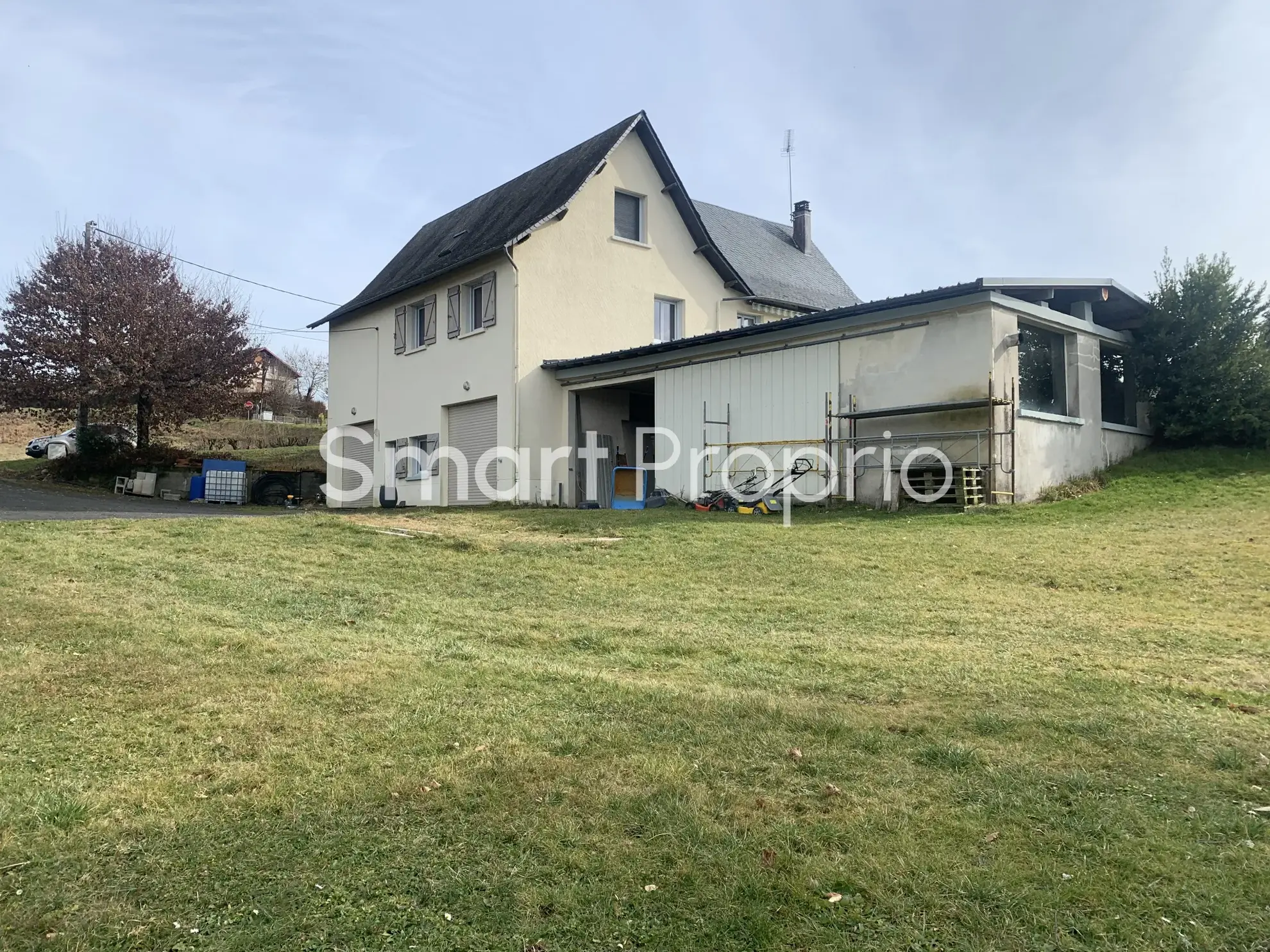 Maison à vendre 160 m² - 4 chambres - 3 garages à 19460 