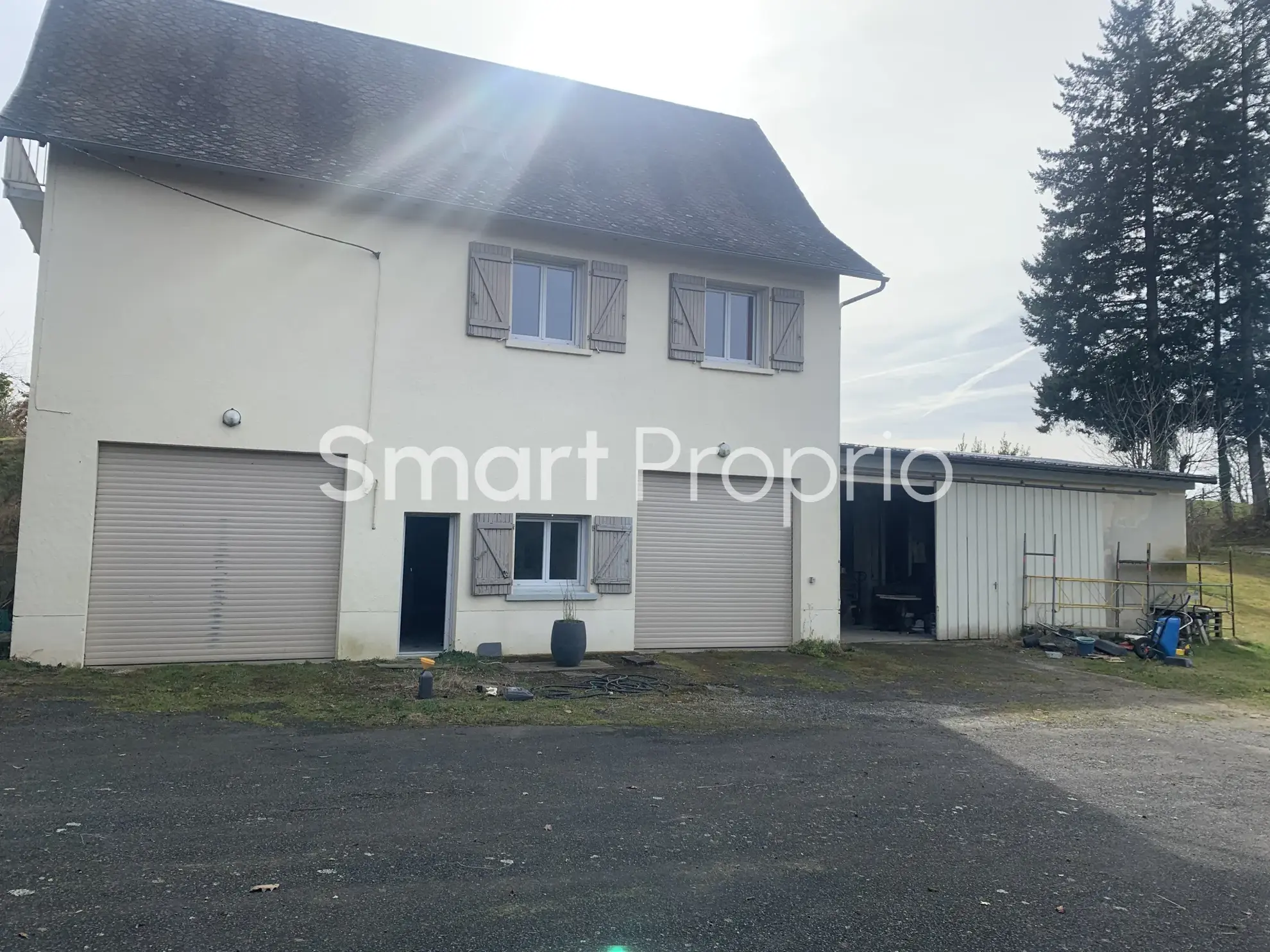 Maison à vendre 160 m² - 4 chambres - 3 garages à 19460 