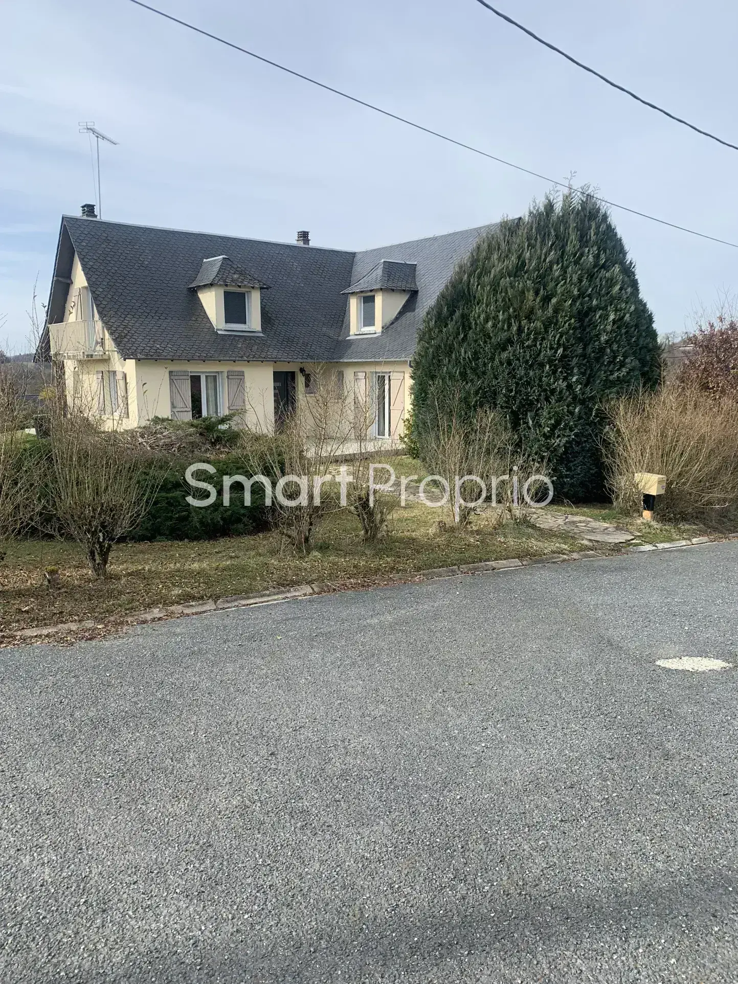 Maison à vendre 160 m² - 4 chambres - 3 garages à 19460 