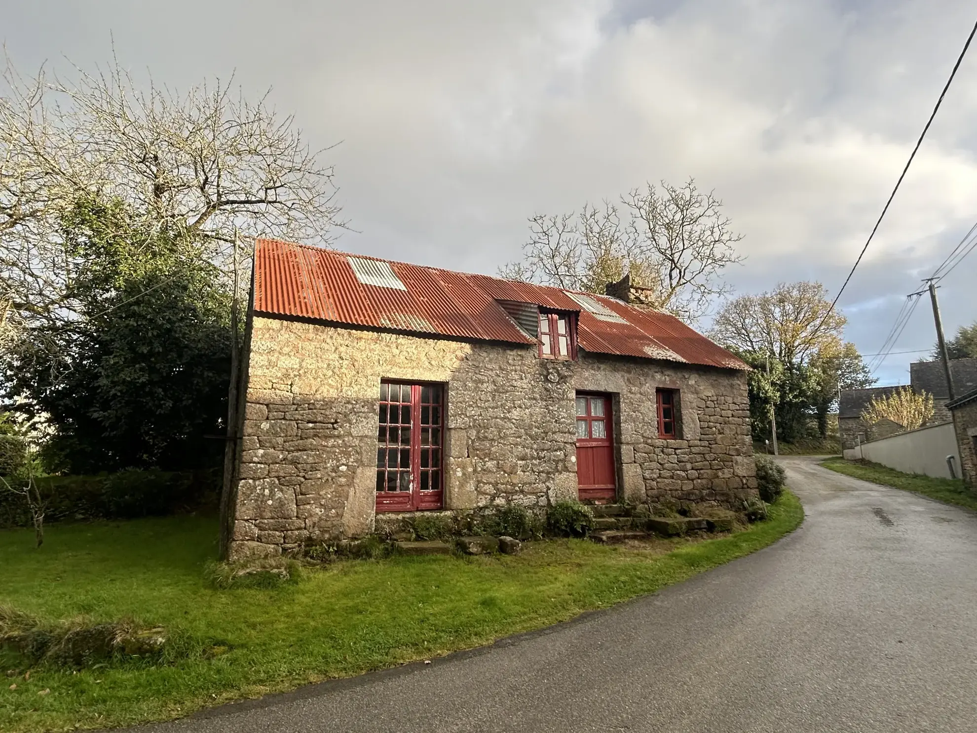 Maison de village à Melrand avec dépendances 
