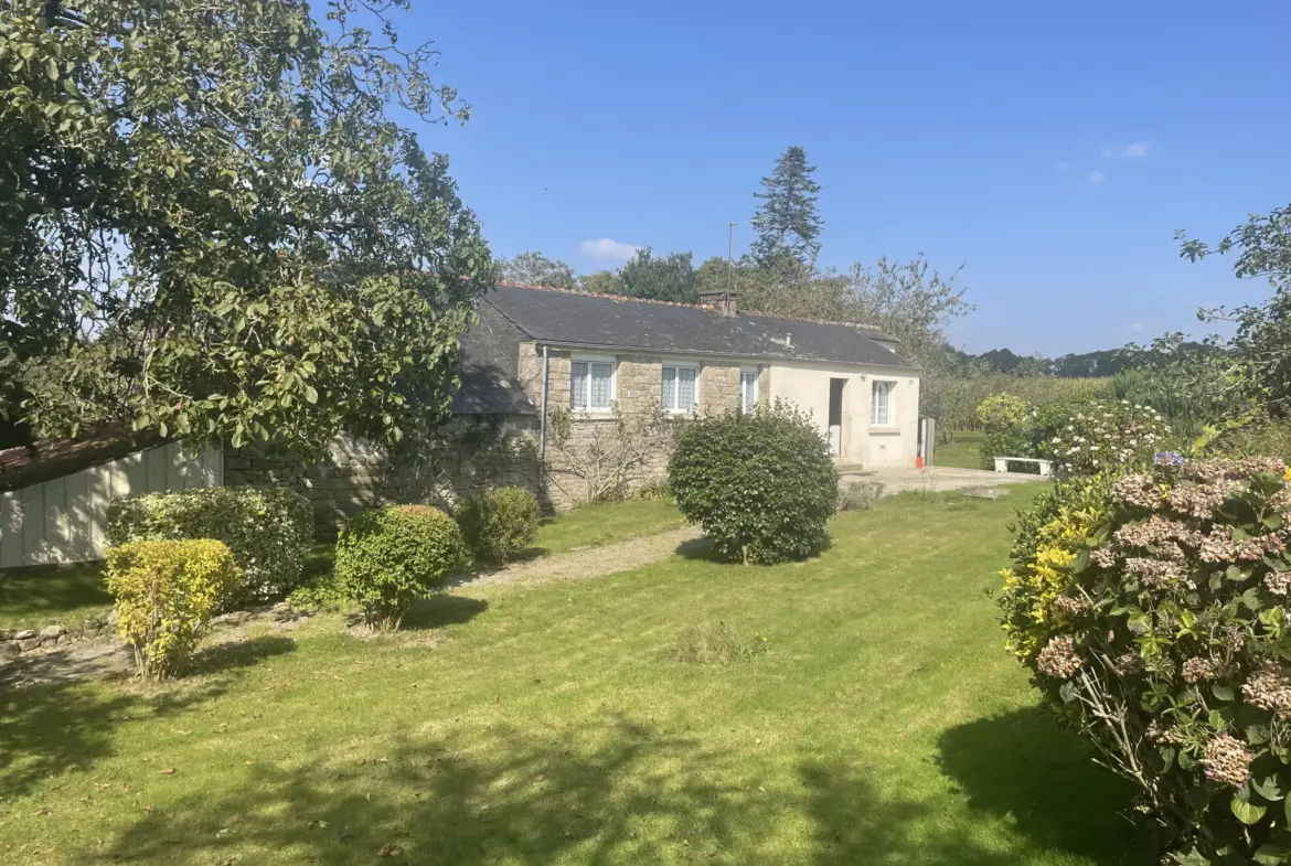 Maison de village à Melrand avec dépendances 