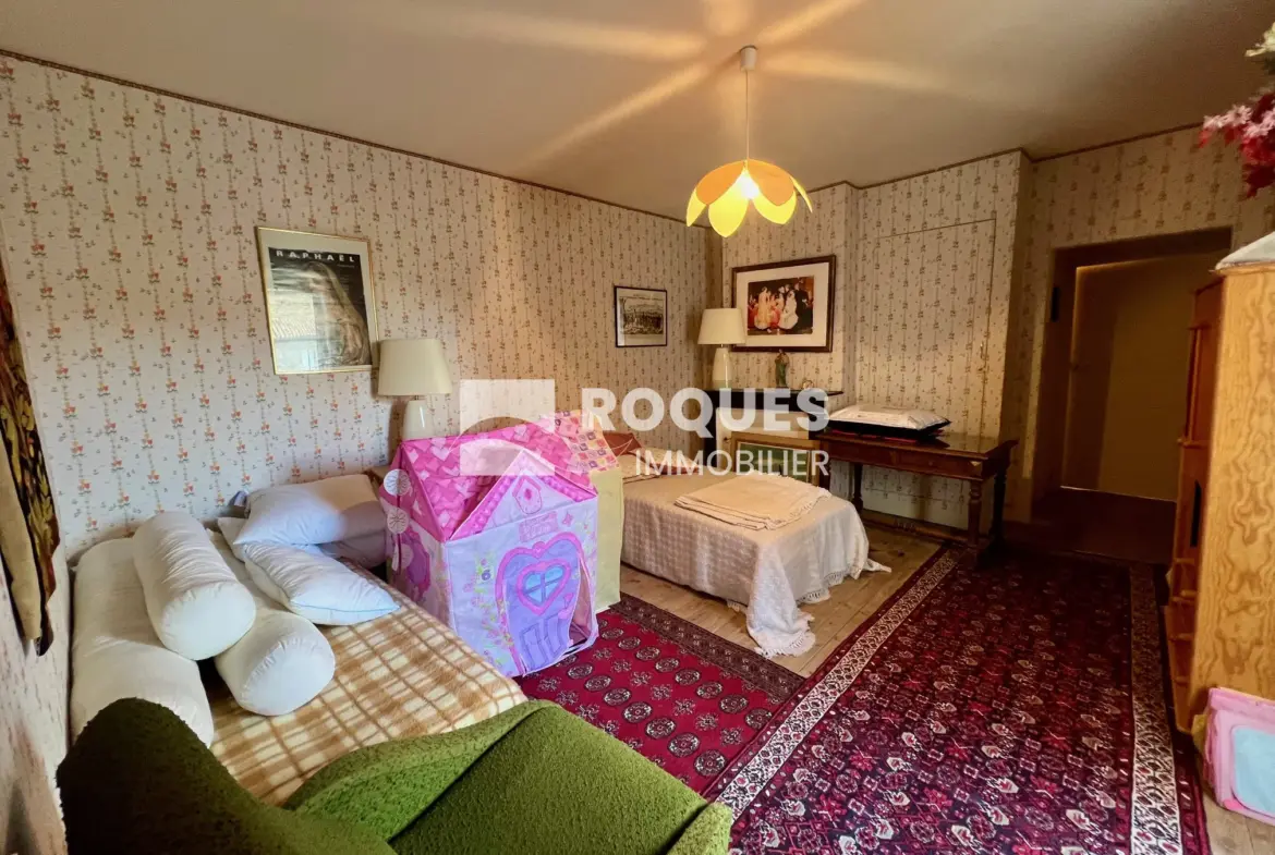 Maison en pierre, 8 pièces, 200 m² à St Georges de Luzencon, proche Millau 