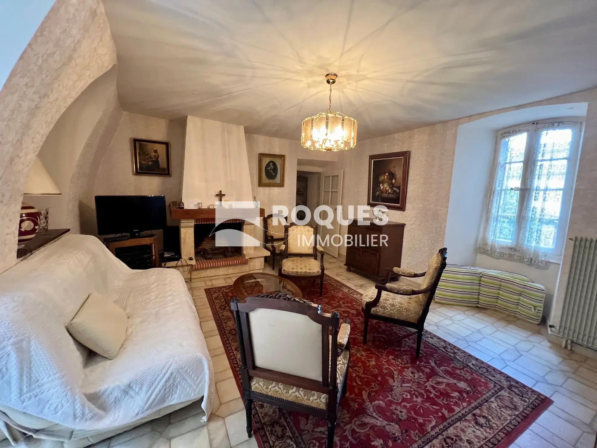 Maison en pierre, 8 pièces, 200 m² à St Georges de Luzencon, proche Millau 