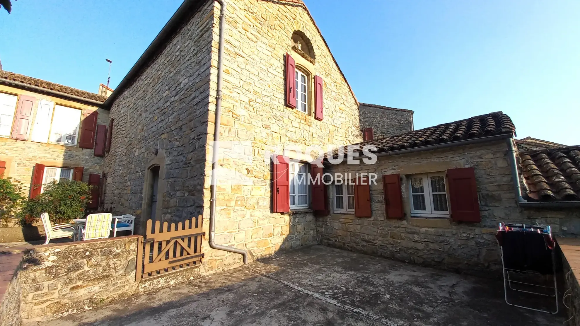 Maison en pierre, 8 pièces, 200 m² à St Georges de Luzencon, proche Millau 