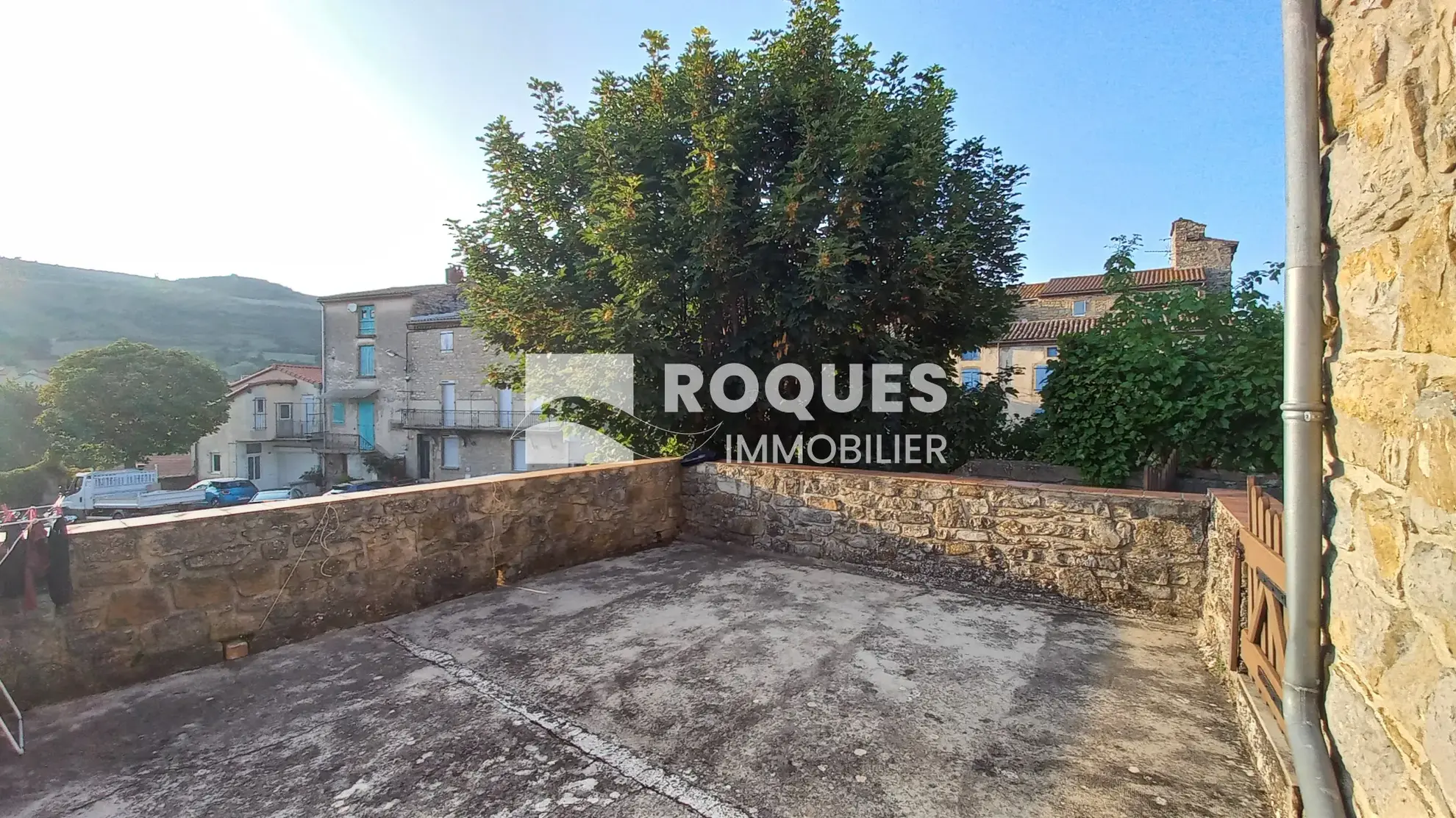 Maison en pierre, 8 pièces, 200 m² à St Georges de Luzencon, proche Millau 
