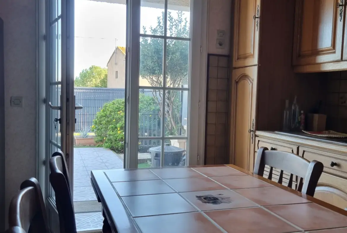 Maison Familiale à Vendre à Saint-Marcel-sur-Aude - 4 Chambres et Garage 