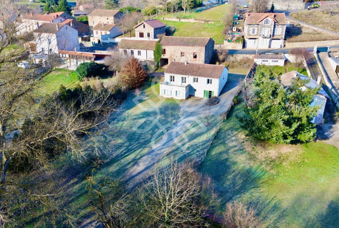 Maison avec accès rivière à Lavoute Chilhac 