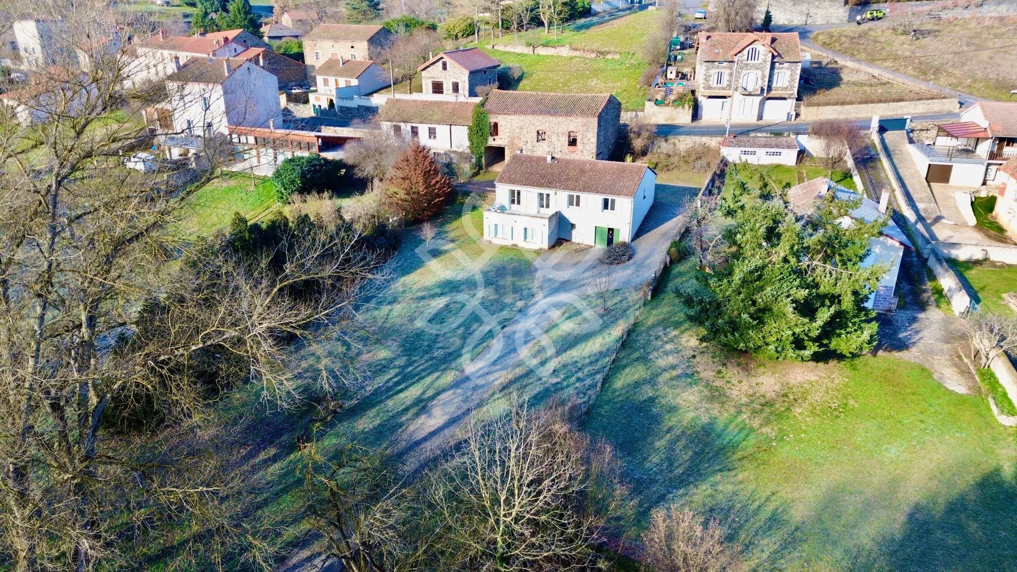 Maison avec accès rivière à Lavoute Chilhac 