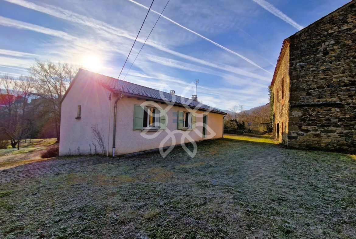 Maison avec accès rivière à Lavoute Chilhac 