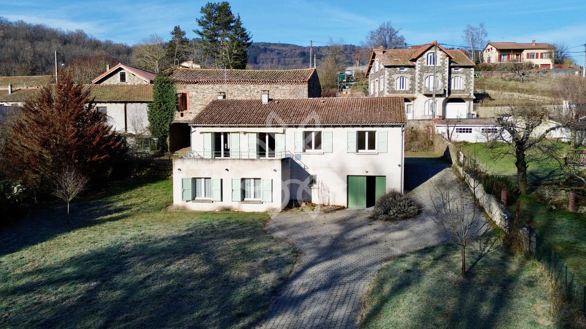 Maison avec accès rivière à Lavoute Chilhac 
