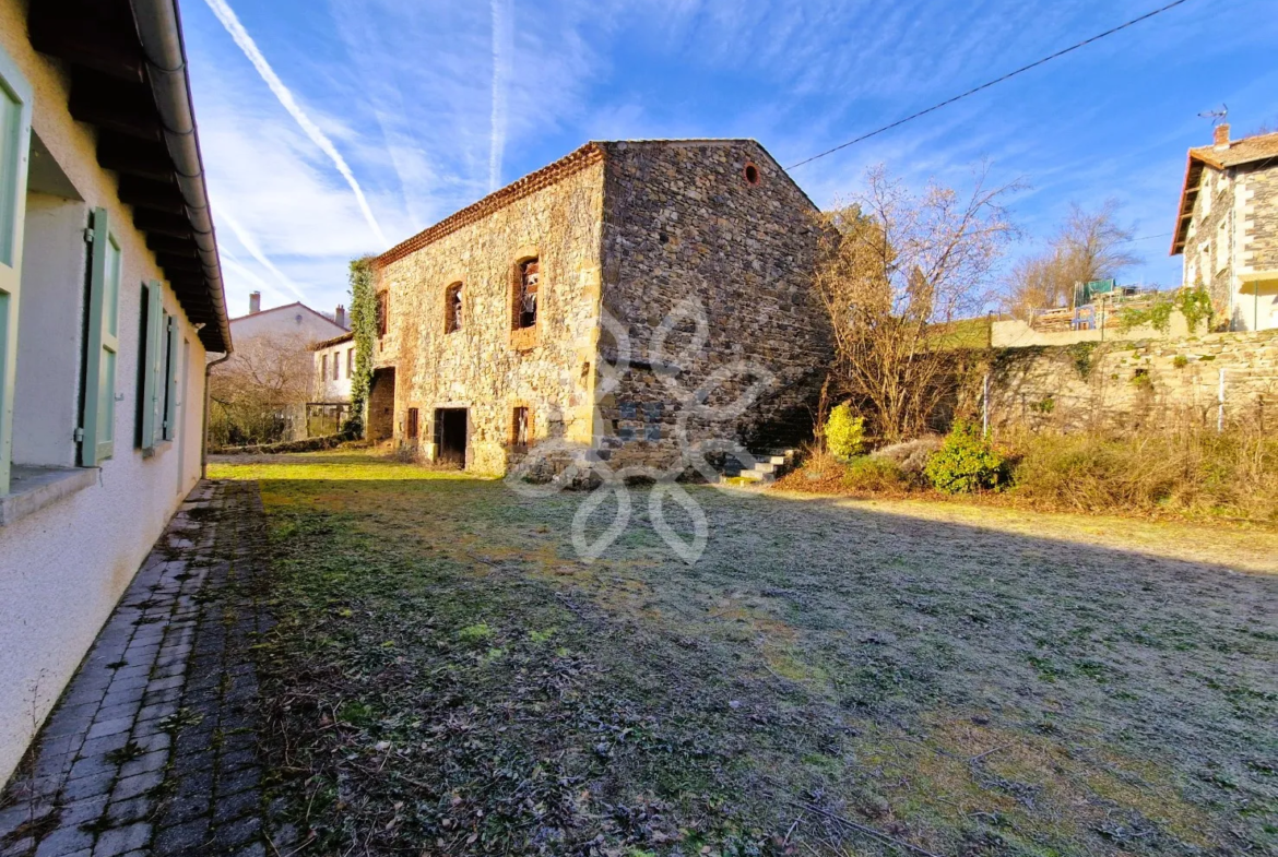 Maison avec accès rivière à Lavoute Chilhac 