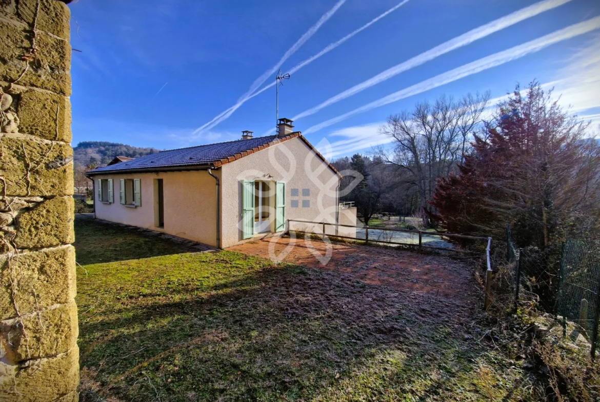 Maison avec accès rivière à Lavoute Chilhac 