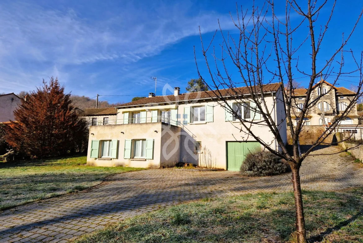 Maison avec accès rivière à Lavoute Chilhac 