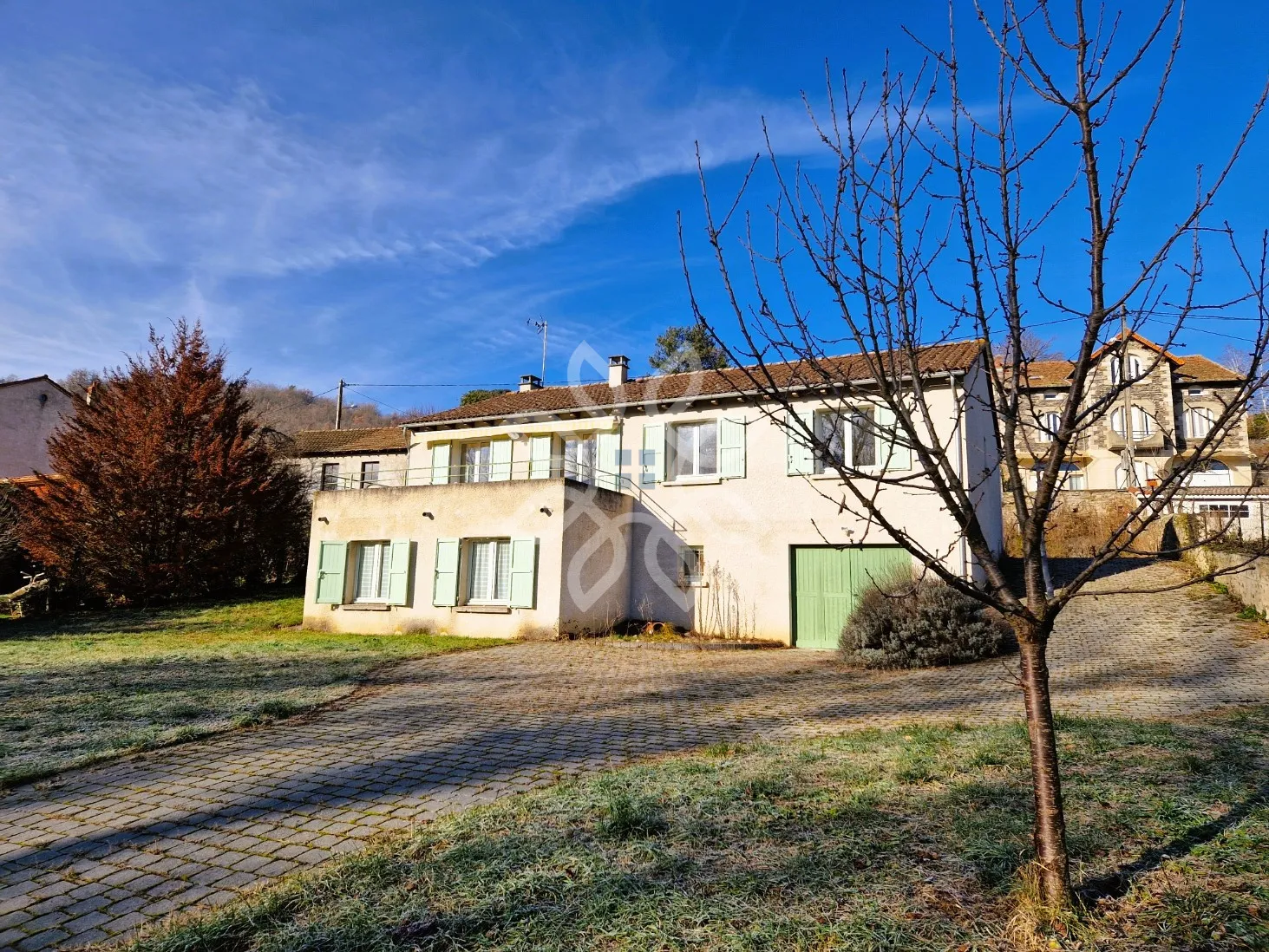 Maison avec accès rivière à Lavoute Chilhac 
