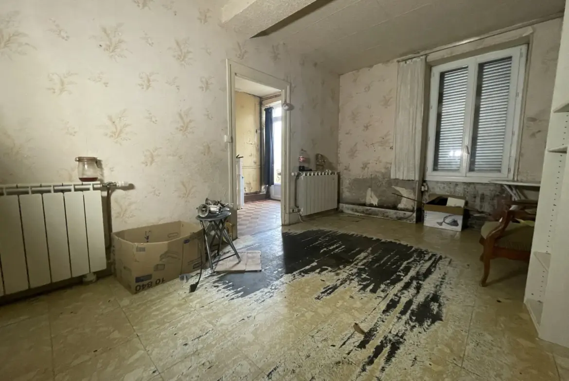 Maison à vendre à Prémery - 35 000 EUR 