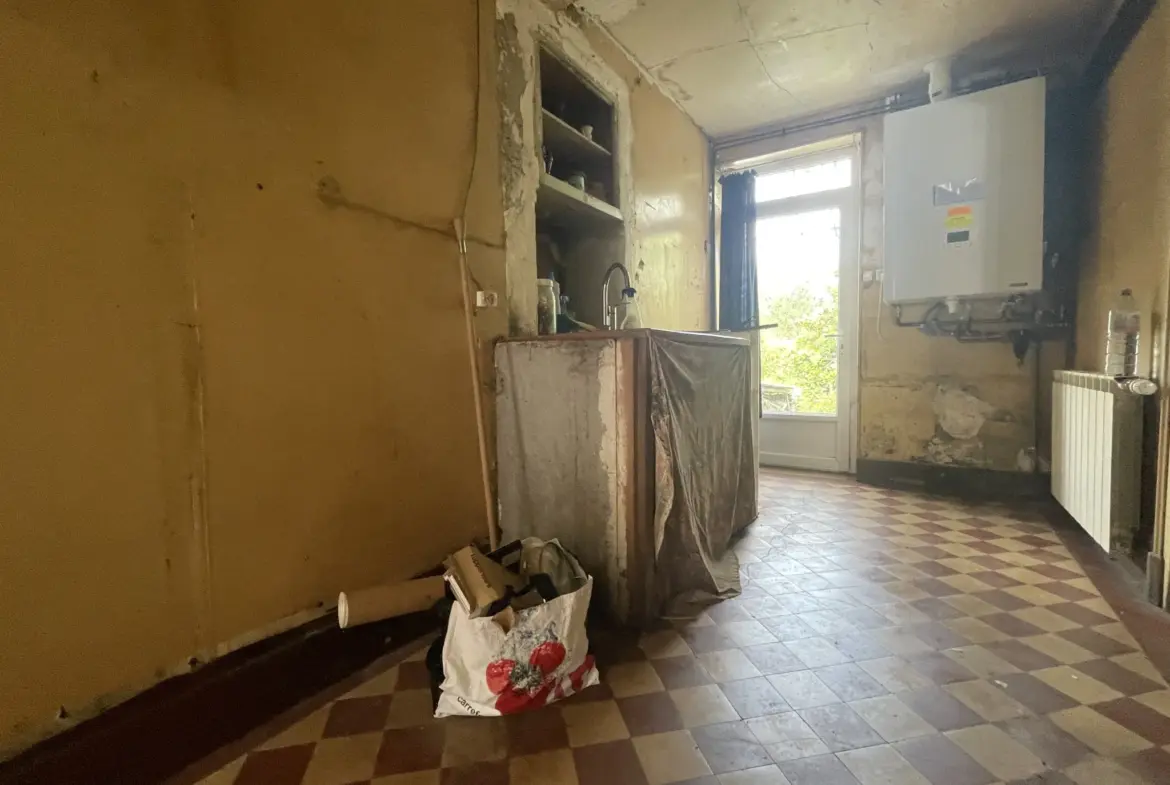 Maison à vendre à Prémery - 35 000 EUR 