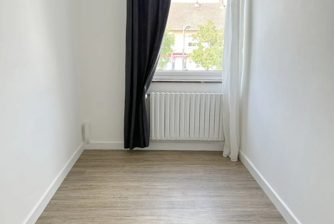 Maison rénovée 3 chambres de 140 m² à Bousse 