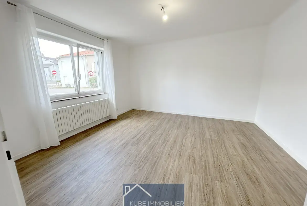 Maison rénovée 3 chambres de 140 m² à Bousse 
