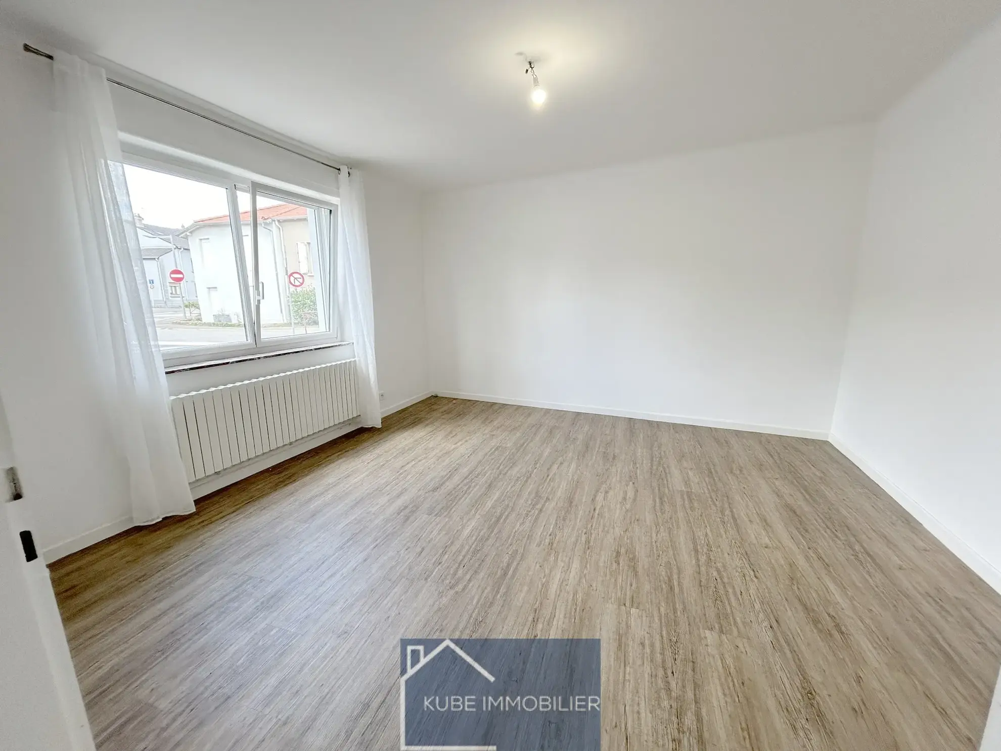 Maison rénovée 3 chambres de 140 m² à Bousse 