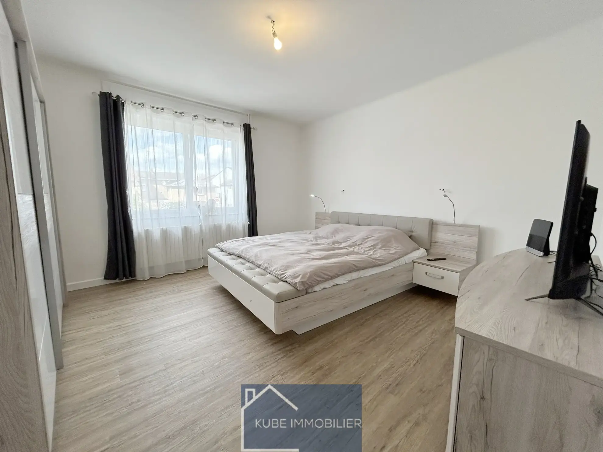 Maison rénovée 3 chambres de 140 m² à Bousse 