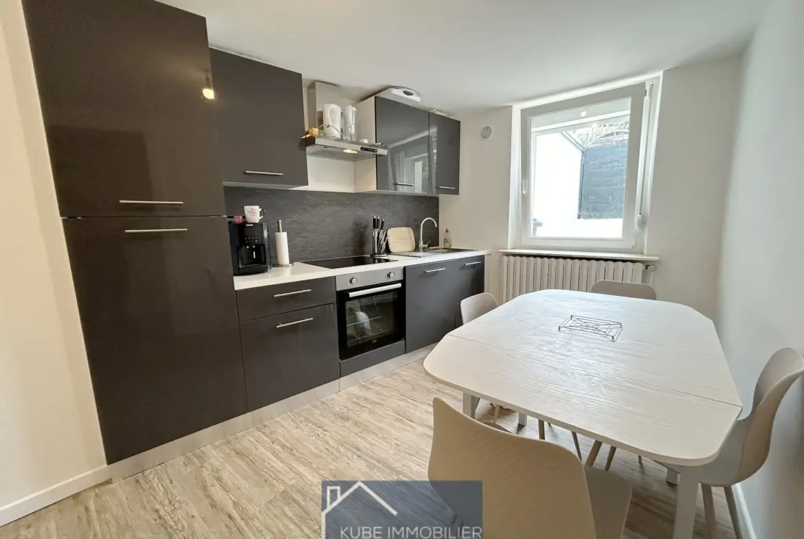 Maison rénovée 3 chambres de 140 m² à Bousse 