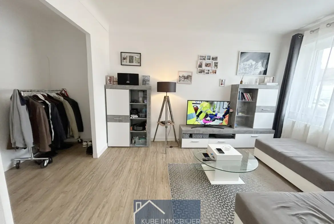 Maison rénovée 3 chambres de 140 m² à Bousse 