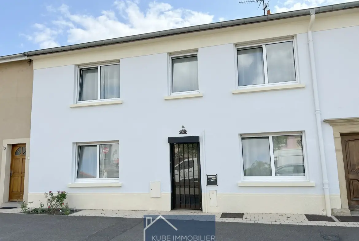 Maison rénovée 3 chambres de 140 m² à Bousse 