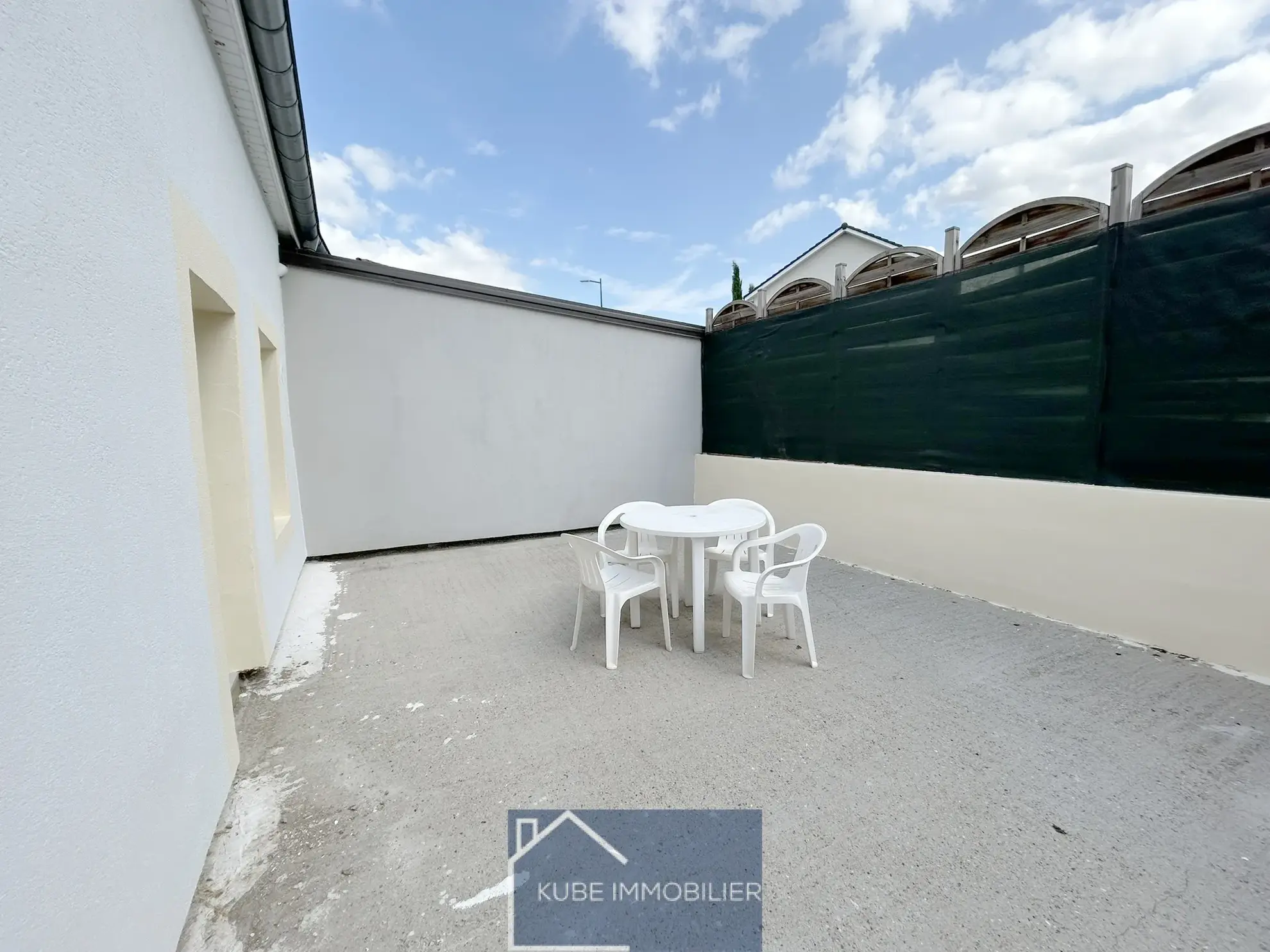 Maison rénovée 3 chambres de 140 m² à Bousse 