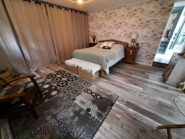 Maison de Bourg rénovée à Mauriac avec jardin 