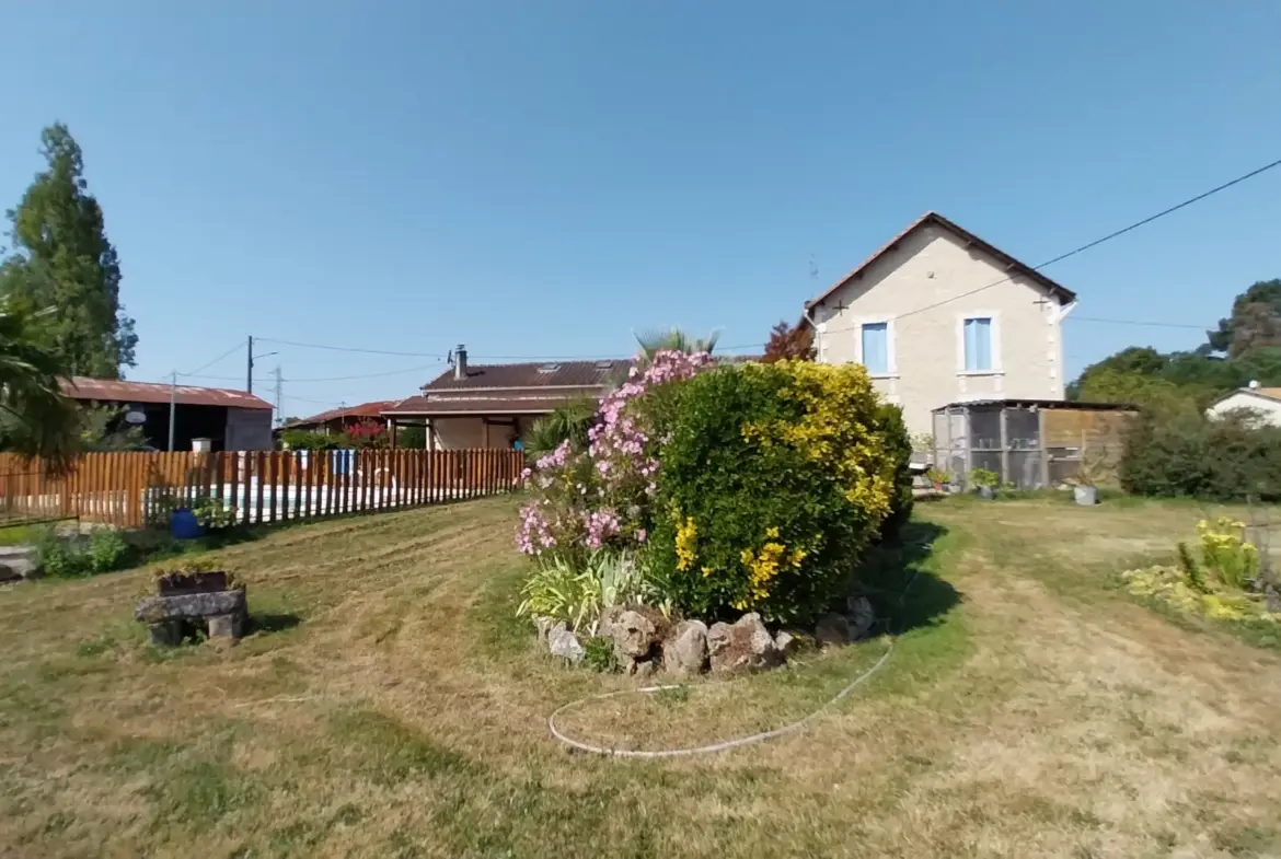 Maison en Pierre avec Piscine à Razac sur L'Isle, 2ha de Terrain 