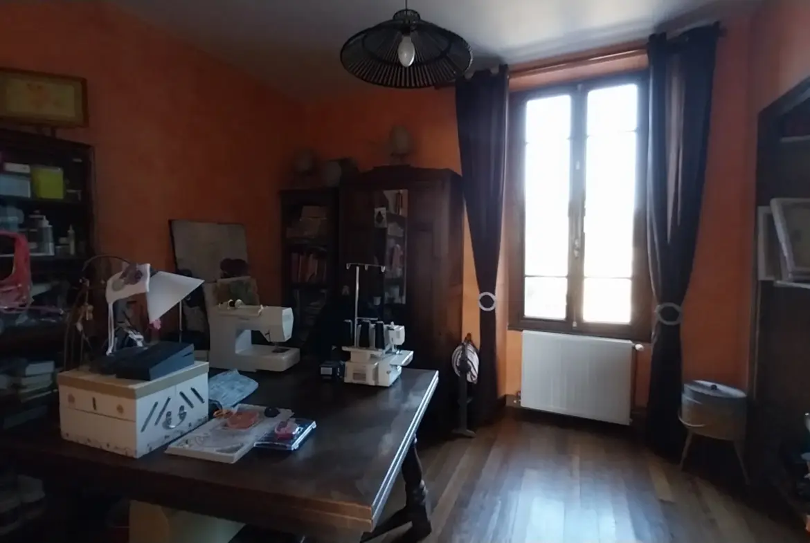 Maison en Pierre avec Piscine à Razac sur L'Isle, 2ha de Terrain 