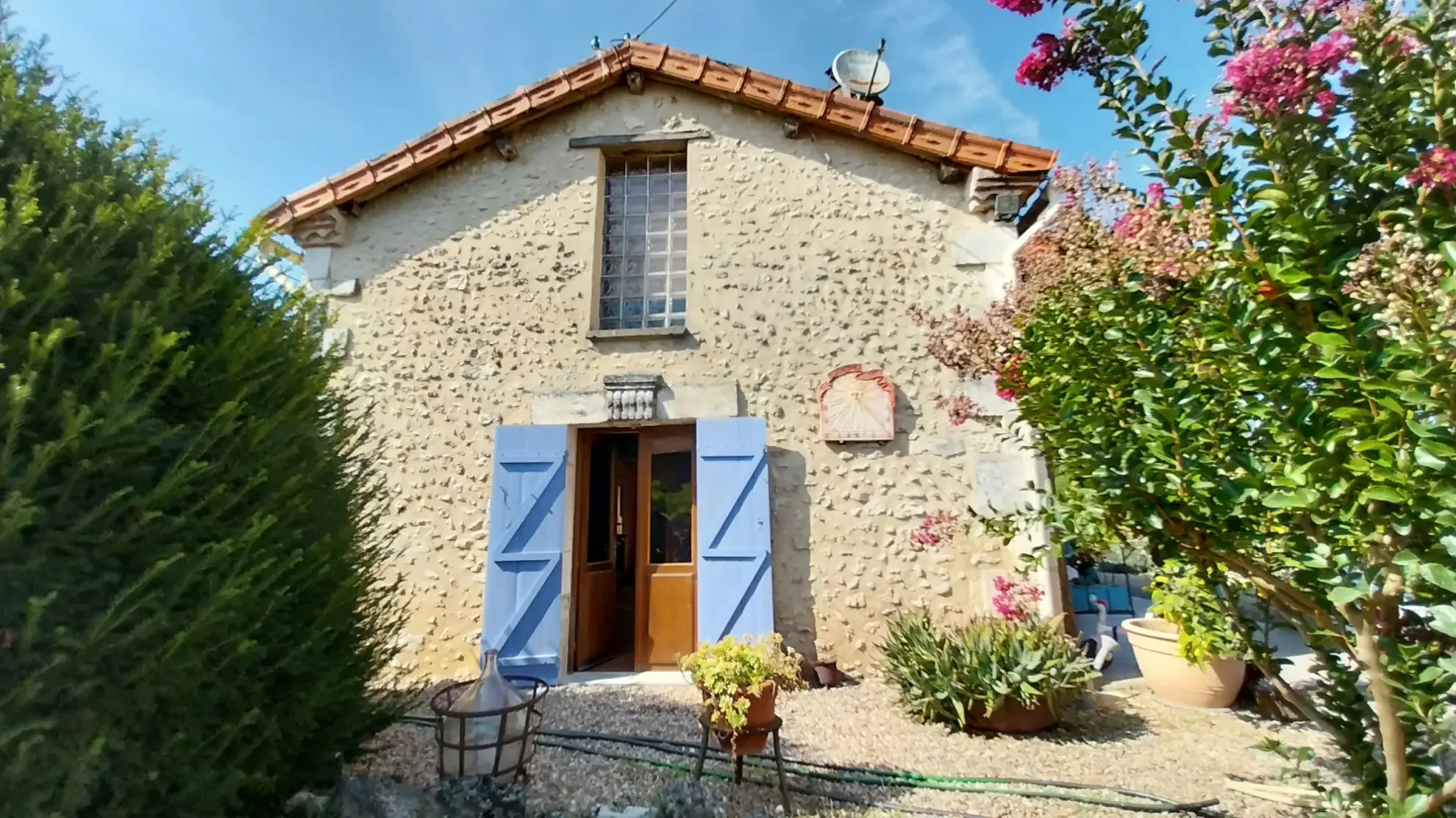 Maison en Pierre avec Piscine à Razac sur L'Isle, 2ha de Terrain 
