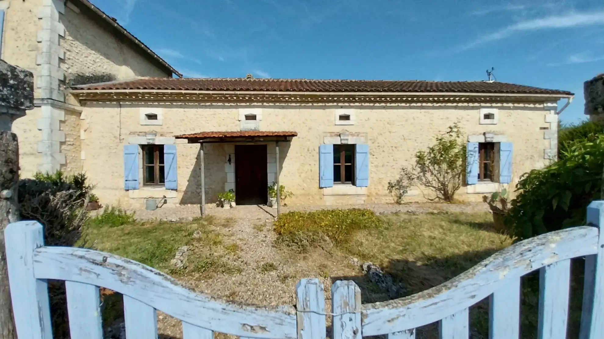 Maison en Pierre avec Piscine à Razac sur L'Isle, 2ha de Terrain 