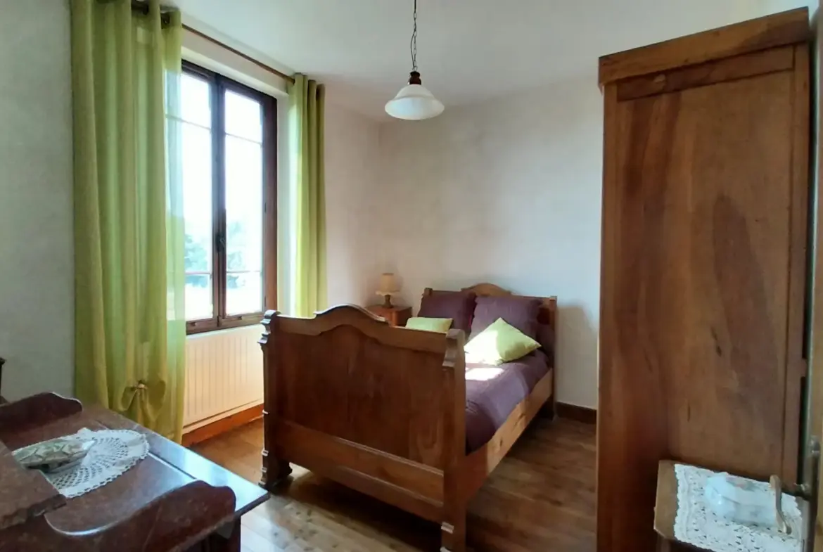 Maison en Pierre avec Piscine à Razac sur L'Isle, 2ha de Terrain 