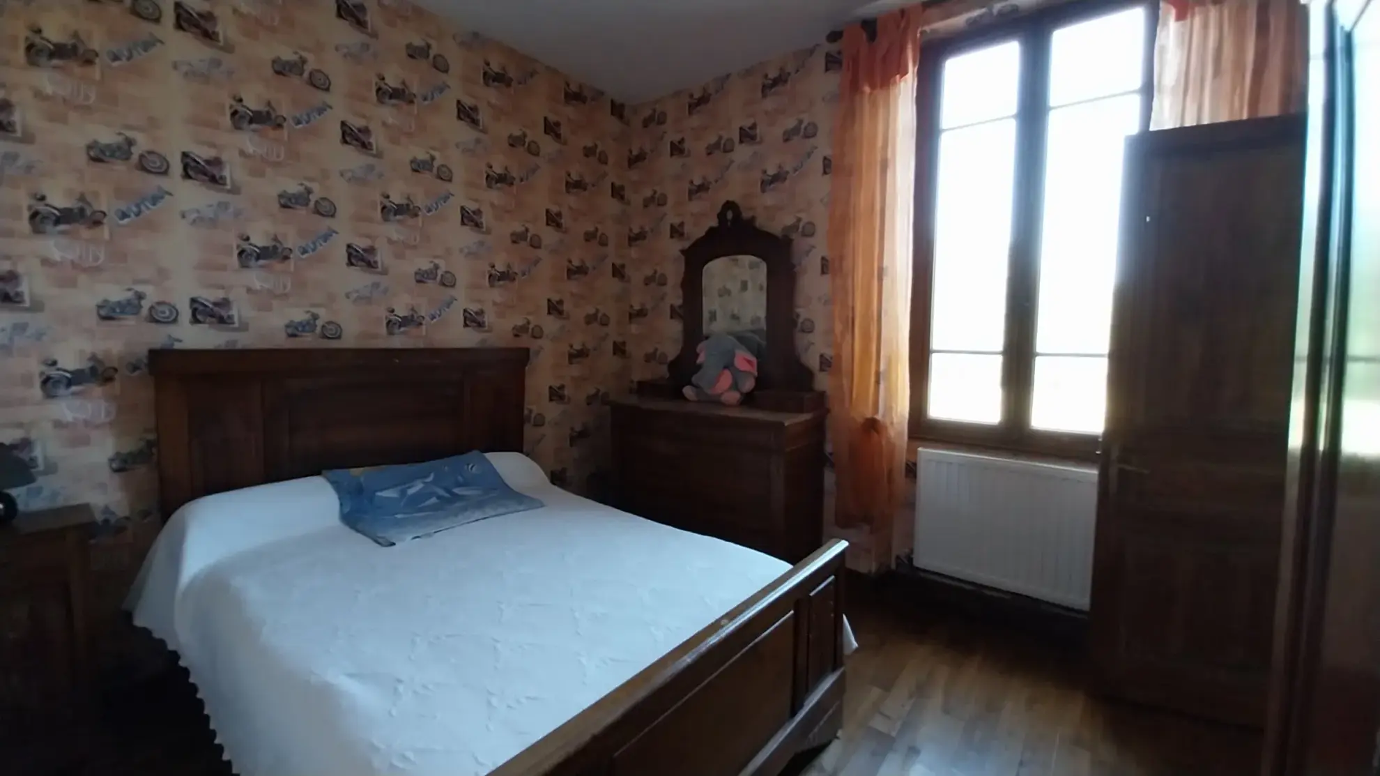 Maison en Pierre avec Piscine à Razac sur L'Isle, 2ha de Terrain 