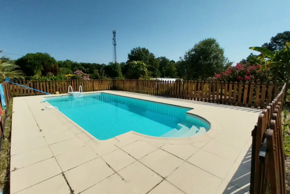 Maison en Pierre avec Piscine à Razac sur L'Isle, 2ha de Terrain 