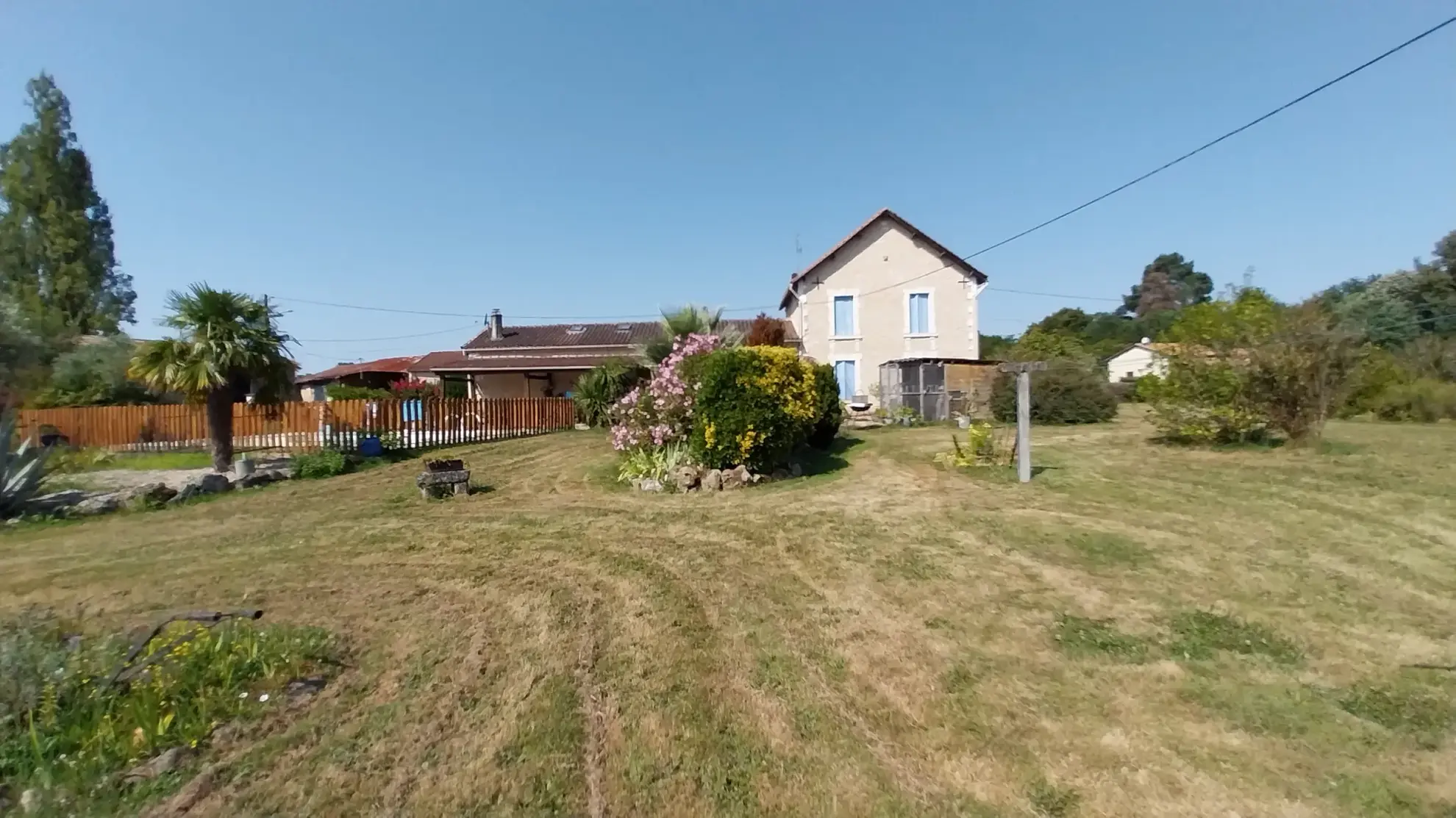 Maison en Pierre avec Piscine à Razac sur L'Isle, 2ha de Terrain 