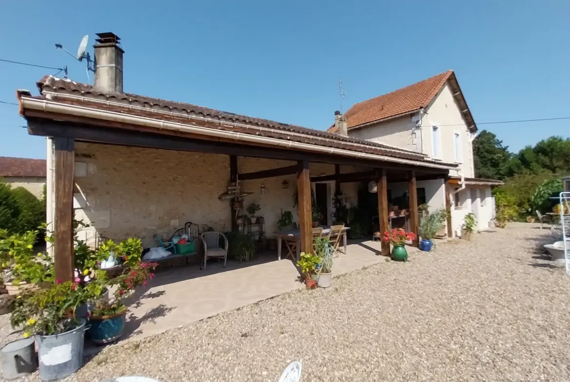 Maison en Pierre avec Piscine à Razac sur L'Isle, 2ha de Terrain 