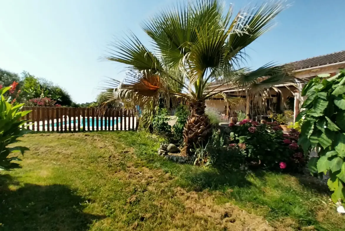 Maison en Pierre avec Piscine à Razac sur L'Isle, 2ha de Terrain 