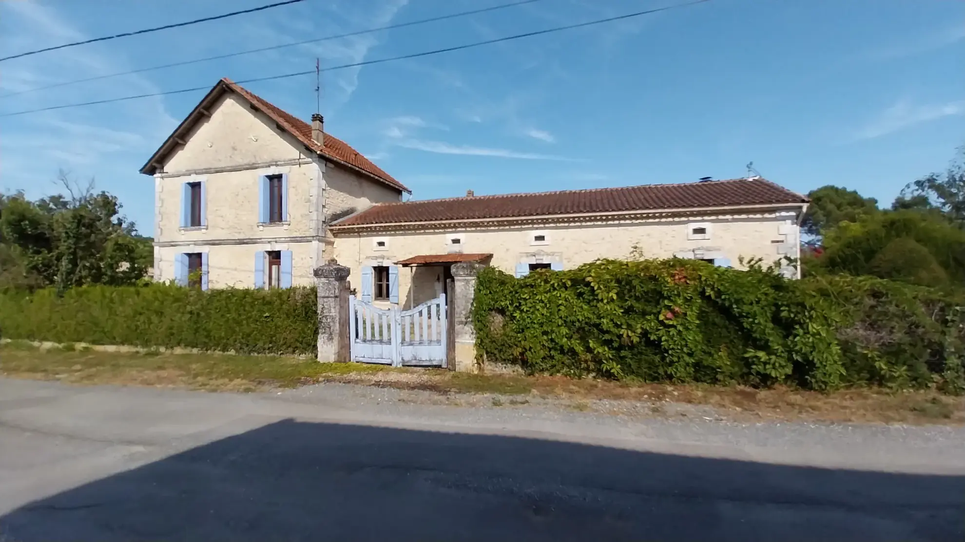 Maison en Pierre avec Piscine à Razac sur L'Isle, 2ha de Terrain 