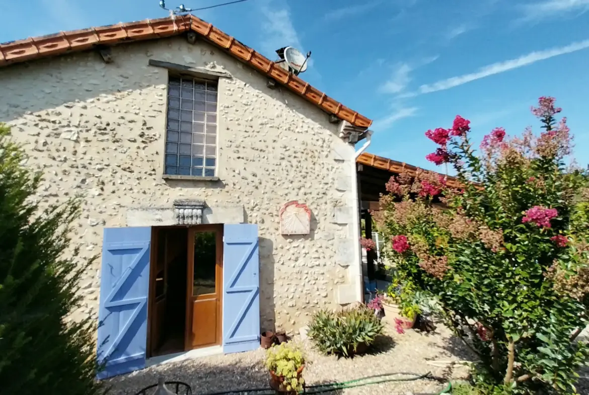 Maison en Pierre avec Piscine à Razac sur L'Isle, 2ha de Terrain 