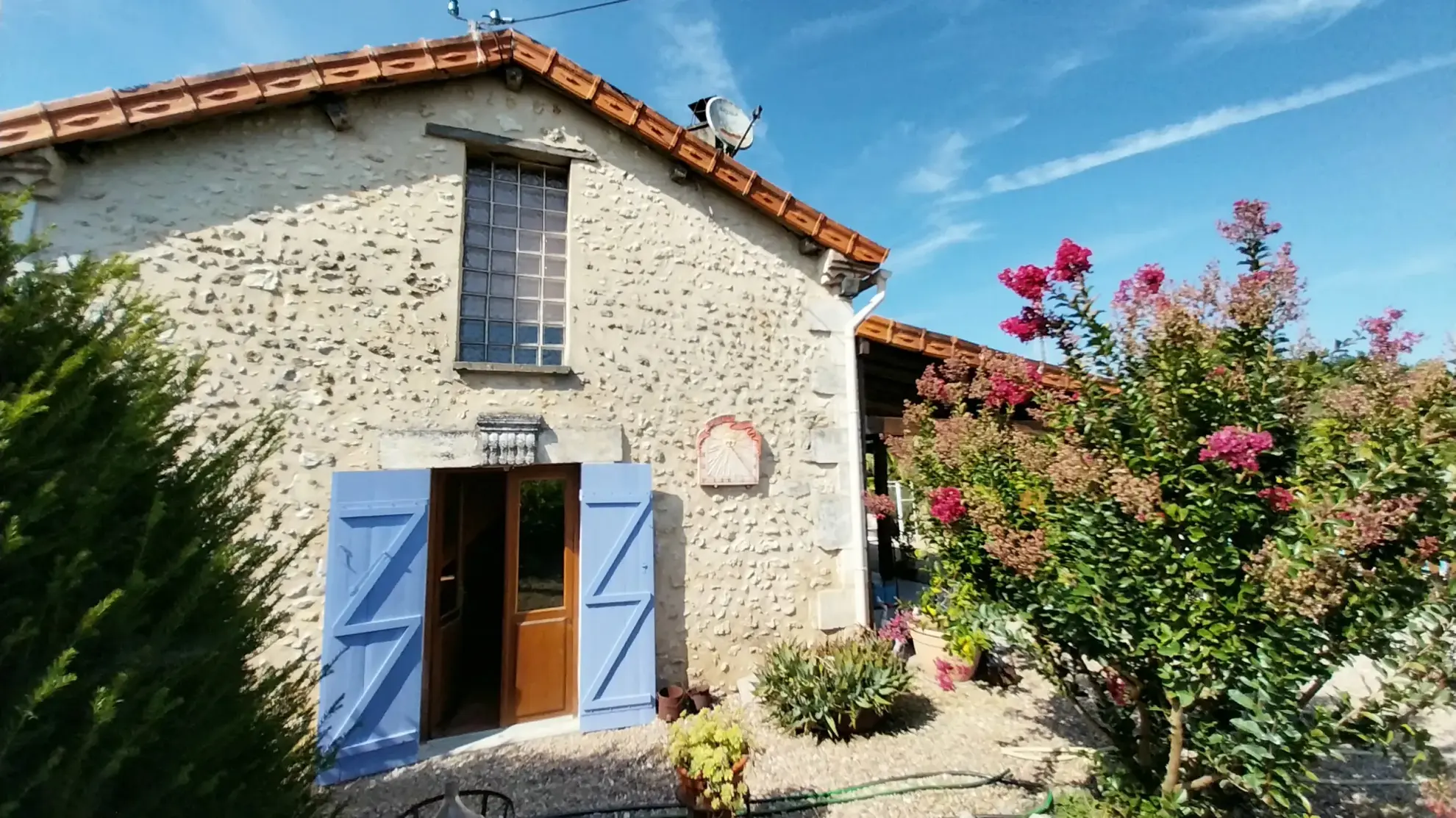 Maison en Pierre avec Piscine à Razac sur L'Isle, 2ha de Terrain 