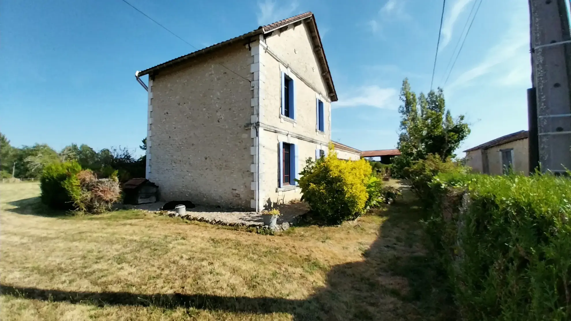 Maison en Pierre avec Piscine à Razac sur L'Isle, 2ha de Terrain 