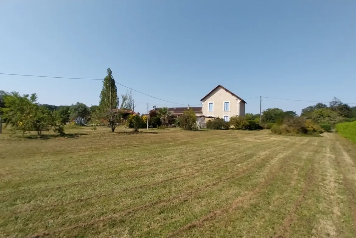 Maison en Pierre avec Piscine à Razac sur L'Isle, 2ha de Terrain 