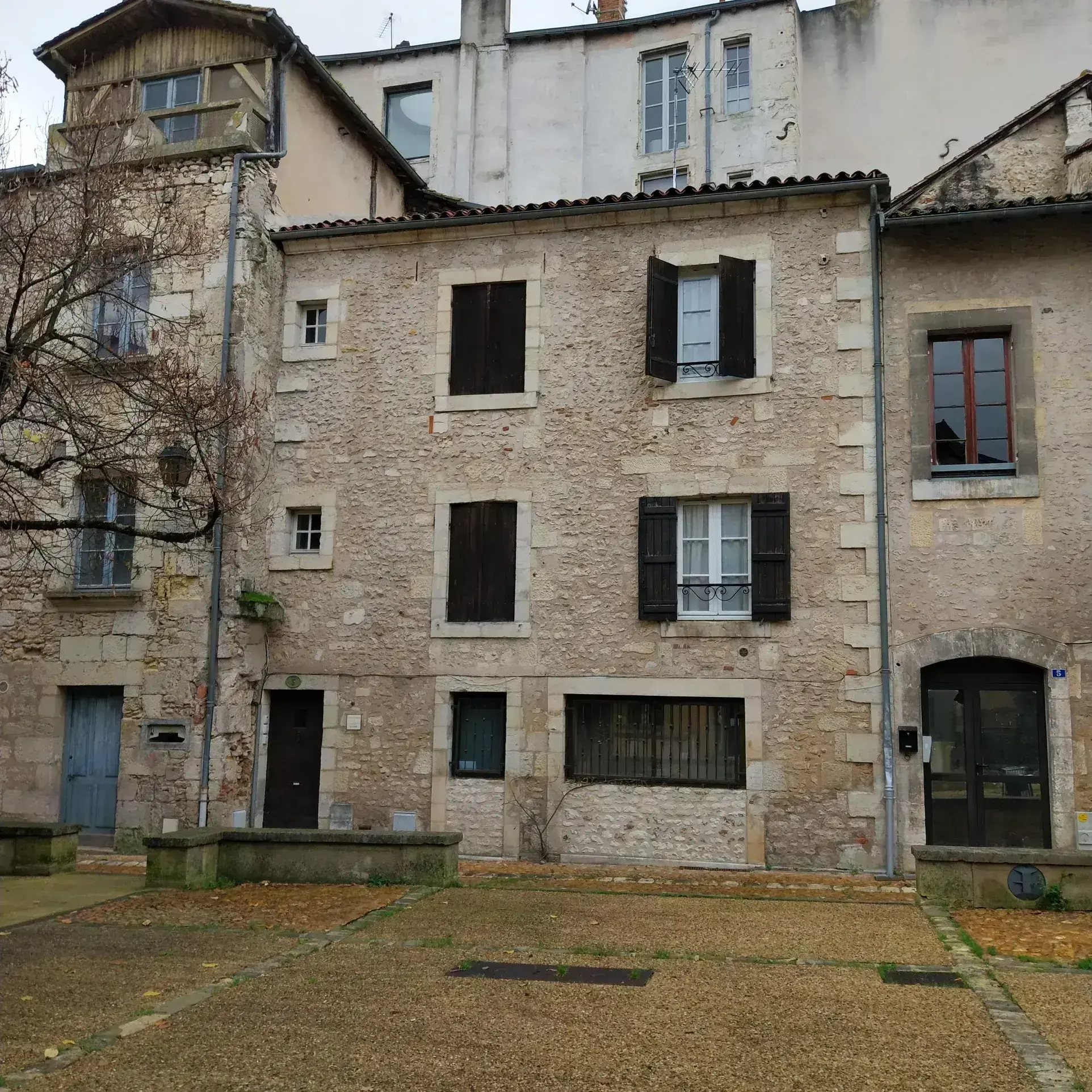 Investissement : Immeuble de location saisonnière à Périgueux 