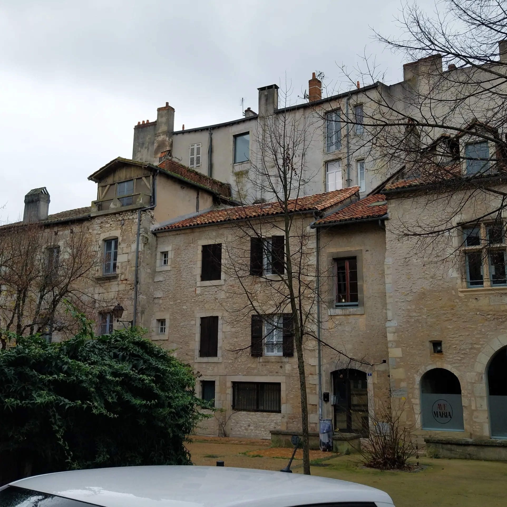 Investissement : Immeuble de location saisonnière à Périgueux 