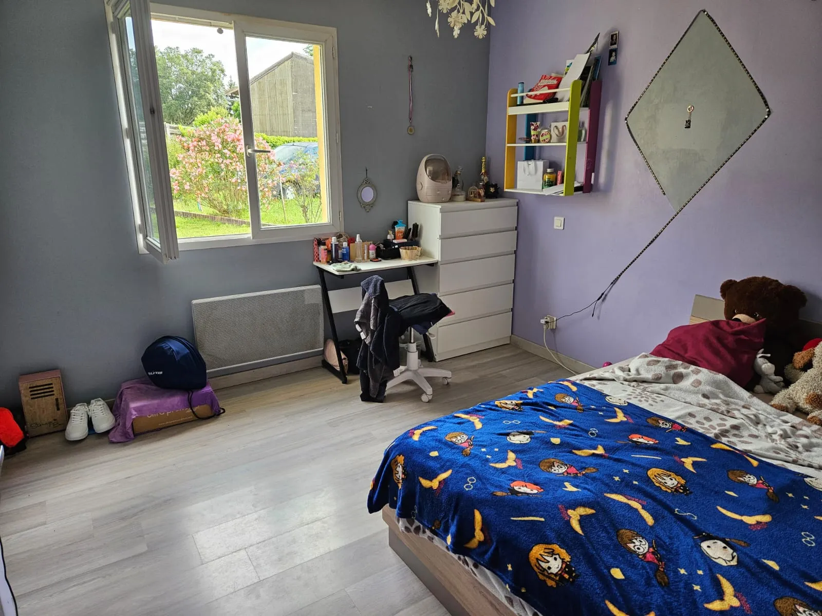 Maison traditionnelle de 131 m² avec parc arboré et piscine à Le Puy 